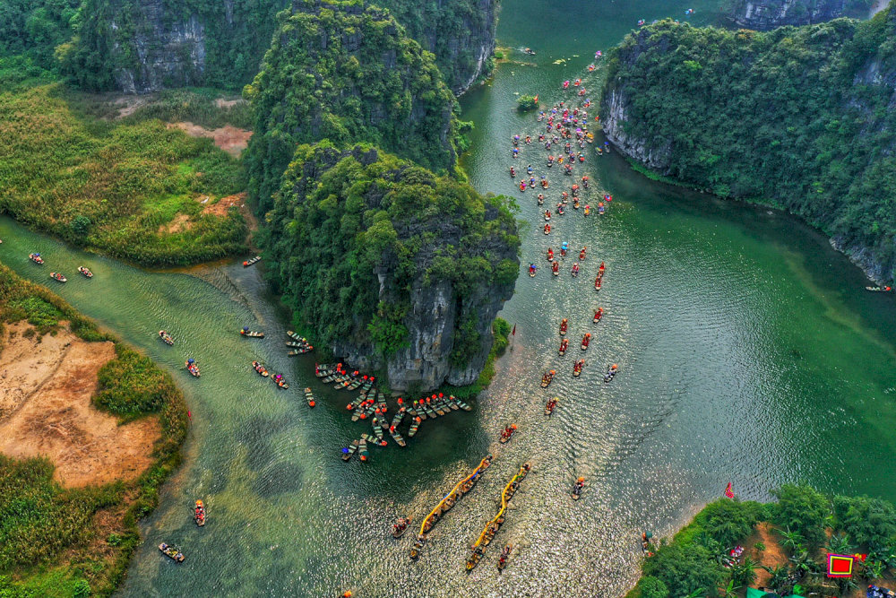 Trang An Ninh Binh is a peaceful land that always leaves a lasting impression on visitors after their journey 